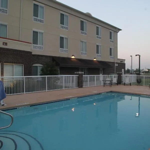 Holiday Inn Express Pembroke by IHG, hotel sa Pembroke
