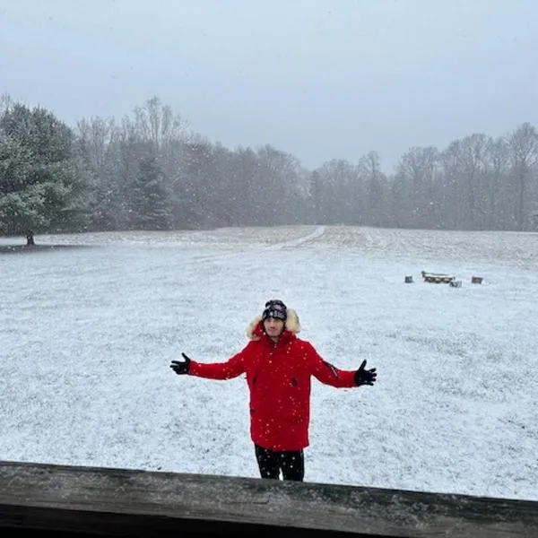 15 miles to Windham Mountain ! King Bed, Game Room, Out Door Patio, hotel in Cairo