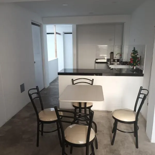 A y C Hospedaje - Taxi FREE - Airport - Accommodation, hotel en Lima