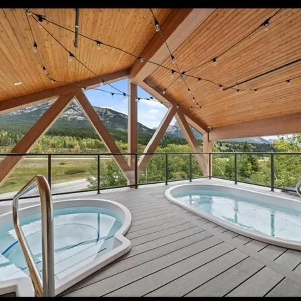 Luxury 2 Bedroom Mountain View Condo โรงแรมในแคนมอร์