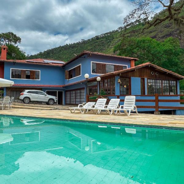 Teresopolis casa ampla em clube com piscina