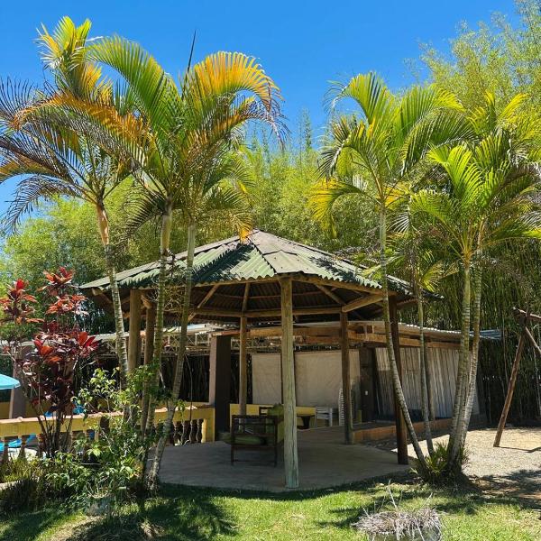 Refúgio Perfeito com piscina, campo de futebol e parquinho