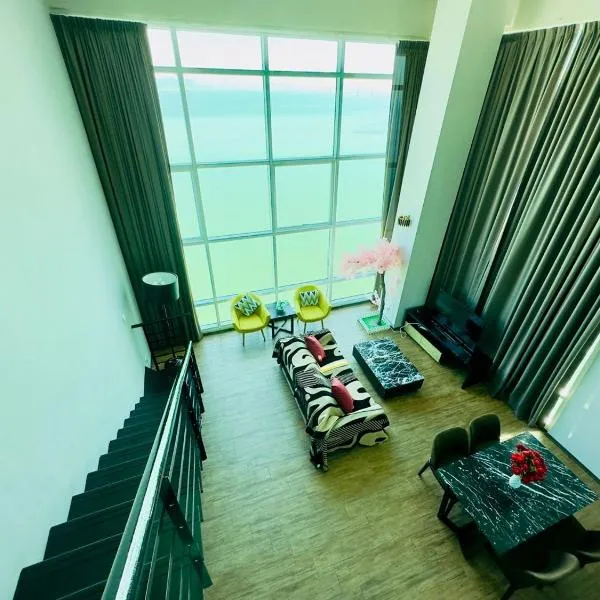 High-Floor 2BR Seaview Loft by Golden Hour HappySty 203A, hotel in George Town