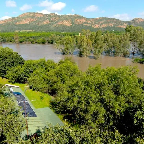 Honeypot Fly Fishing Eco Chalet, hotel em Rooderand