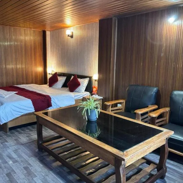 P Square Resto Cafe n Stay, hotel in Darjeeling
