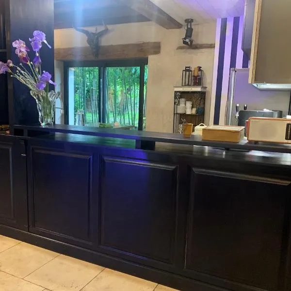 les hébergements de la ferme des buttons, hotel en Rosnay