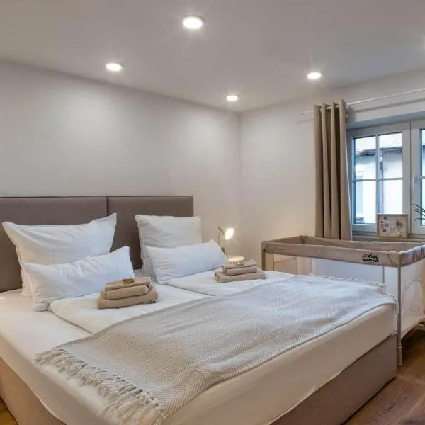 Exklusives Alpenloft mit Garten & BBQ am Chiemsee by Alpenglück Apartments, hotel din Bernau am Chiemsee