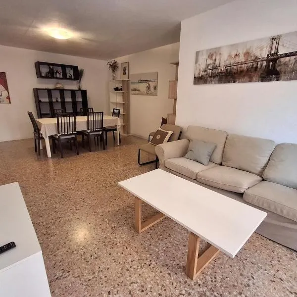 Castellon Center Modern Spacious Apartment، فندق في كاستيون دي لا بلانا