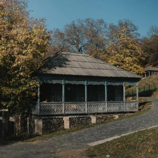 Kiketi Farm Hotels, viešbutis mieste Kiketʼi