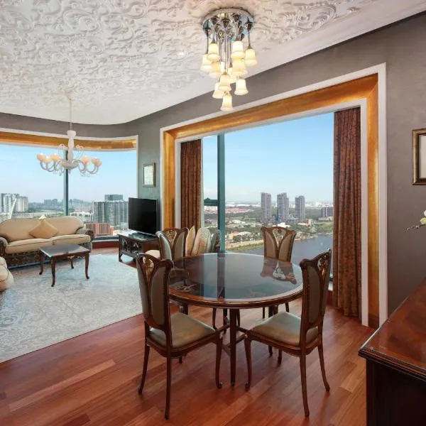 The Reverie Saigon Residential Suites, hotel in Ho Chi Minh-stad