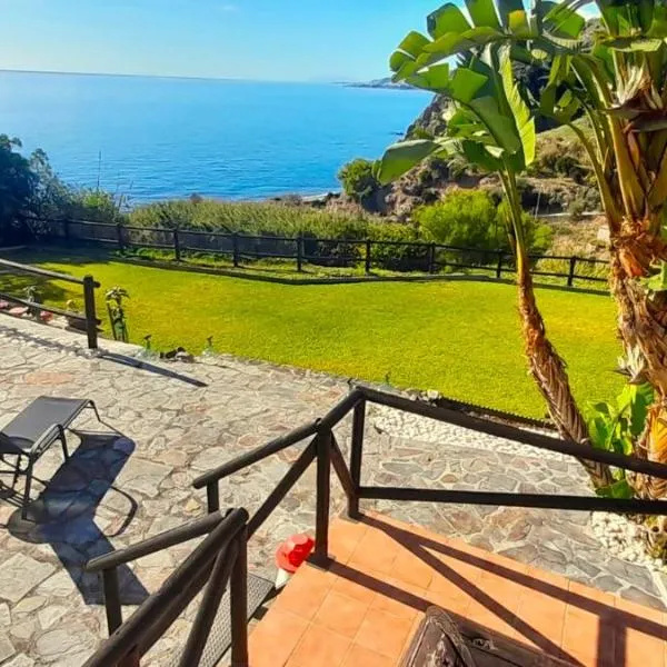 Villa Bella Sirena, отель в городе Нерха