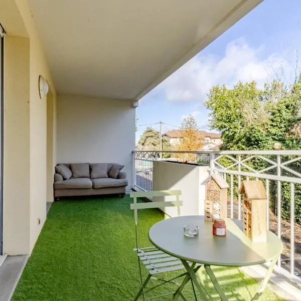Le nid montois - centre - parking - balcon - wifi - lave linge et vaisselle, hotel i Mont-de-Marsan