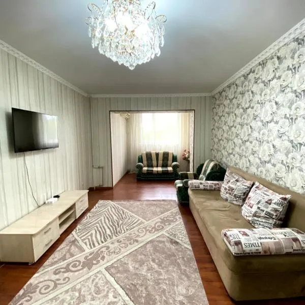 Центр 21 Чимкент Двушка, Hotel in Schymkent