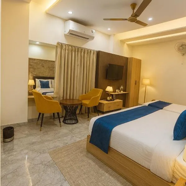 Four Season Vrindavan # Near Prem Mandir # Luxury Rooms # Prime Location # Property Of The Year # By chandrodaya orchid #, hotel in Vrindāvan