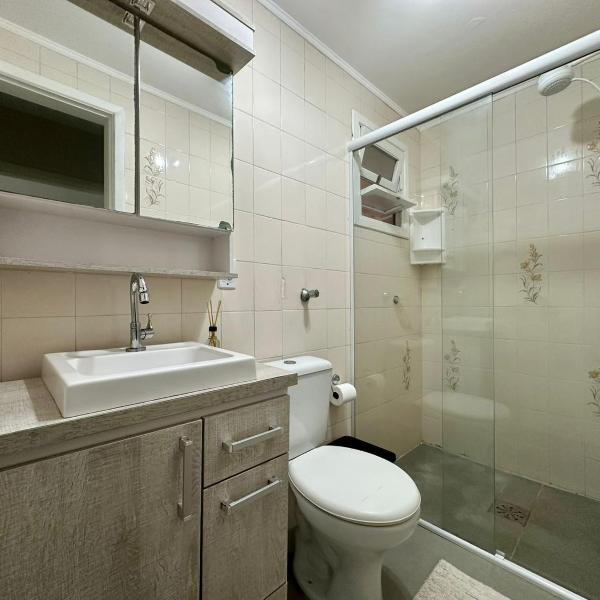 Uma quadra do mar, mobiliado, excelente localização - Foto 3