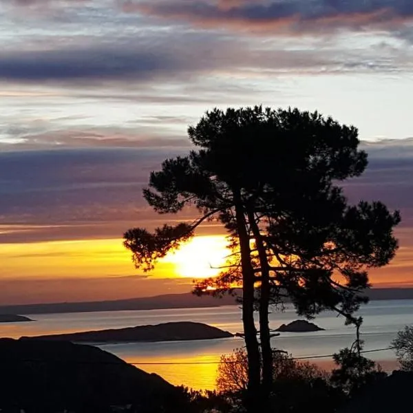 Gîte magnifique vue mer โรงแรมในโครซง
