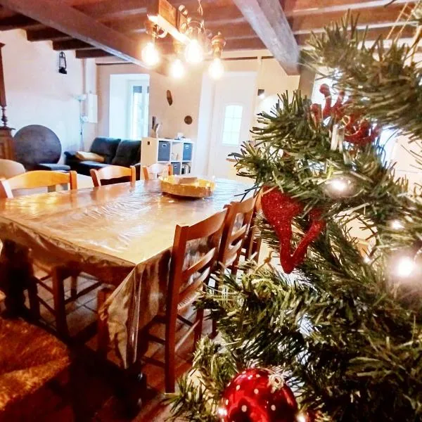 Ornolac Ariège Maison spacieuse avec jardin, idéale familles & amis, hotel i Ornolac-Ussat-les-Bains