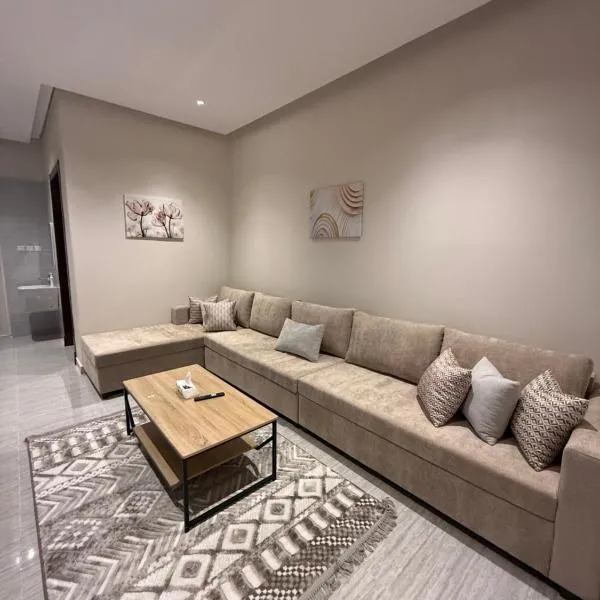 شقة Vip عائلية وصول ذاتي, hotel a Hafr Al Baten