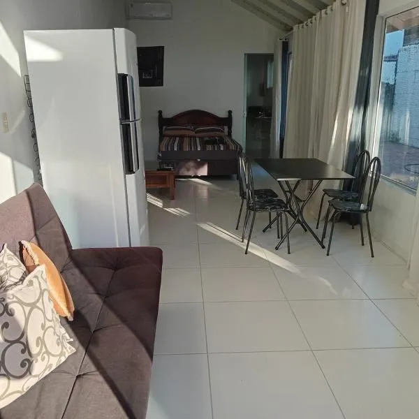 Casa proximo ao aeroporto, hotel en Florianópolis