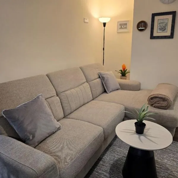 Clifden Town Centre Apartment, hotel em Clifden