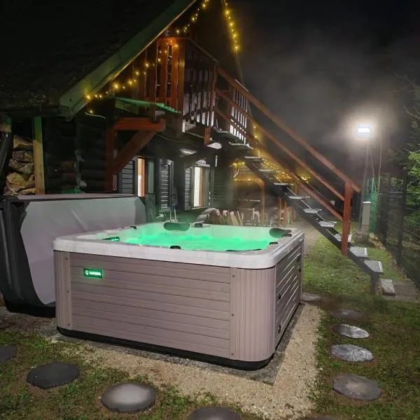 WoodHouseDream Jakuzzi, hotel in Nazarje