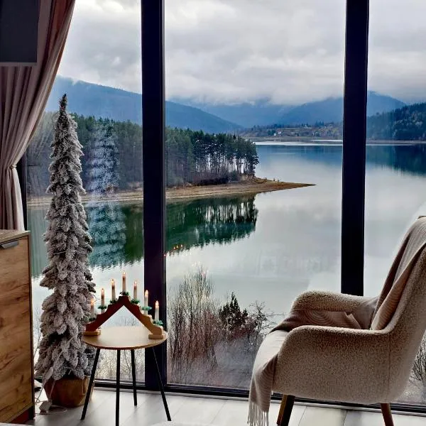 Moon Lake Bicaz - Casa Oia, hotel v destinaci Buhalniţa