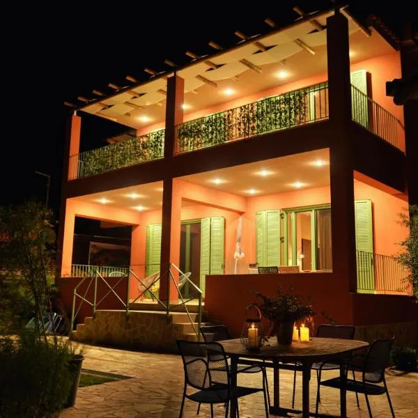 Alkyoni luxury apartments Katakolo, hotel in Katakolon