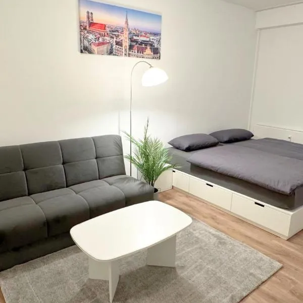 Modern, quiet apartment right by S-Bahn - close to Munich & airport, hotel i Unterschleißheim