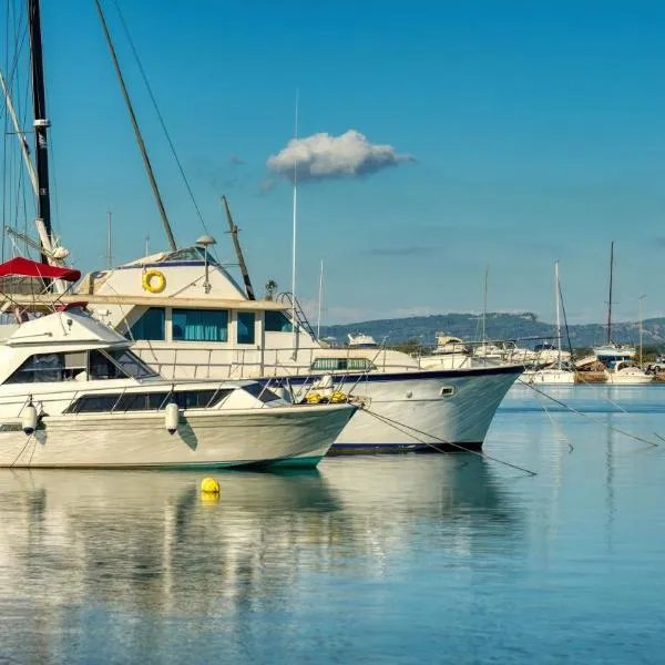 Alkyoni luxury apartments Katakolo, hotel v destinaci Katakolon