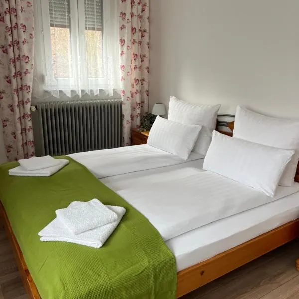 Hotel Hirsch Fluorn Schwarzwald，Fluorn的飯店