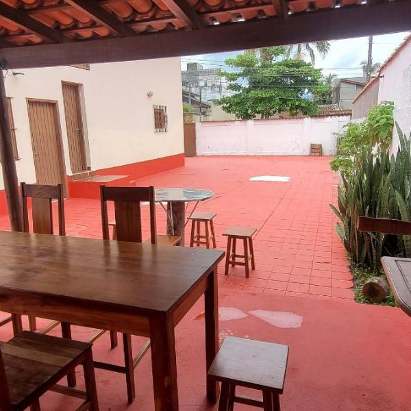 Sobrado espaçoso no Itaguá bem localizado