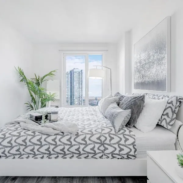 Panoramic Penthouse - Montreal Downtown -Free Parking - In Suite Laundry - Bell Center – hotel w Montrealu