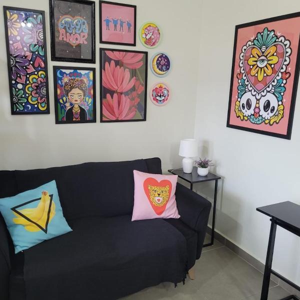 TRA304 Beautiful Studio! Spacious Great location!