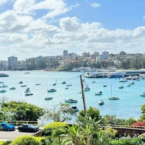 Waterfront Bliss Apartment in the Heart of Manly, Hotel in Sydney