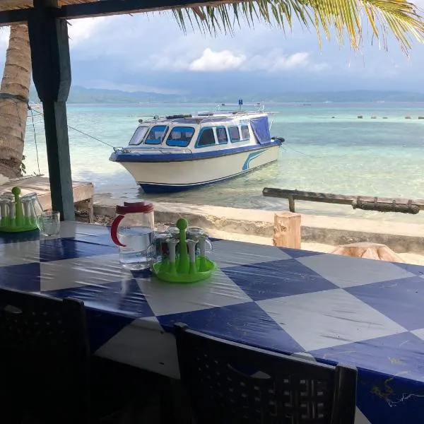 NATA homestay, hotel in Banggai