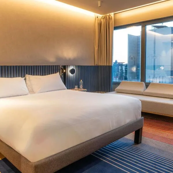 Novotel Campo De Las Naciones, hotel in Madrid