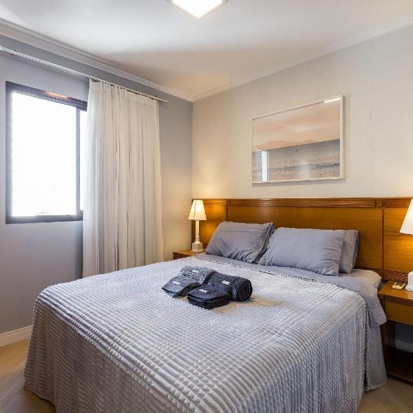 Flat com 2 dorm e vaga na Vila Olimpia