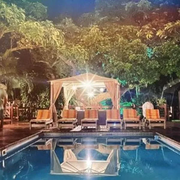 Luxury Tented Village @ Urban Glamping, hotel v destinaci St Lucia