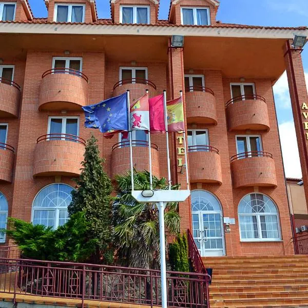 Hotel Avenida III, hotel in San Martín del Camino