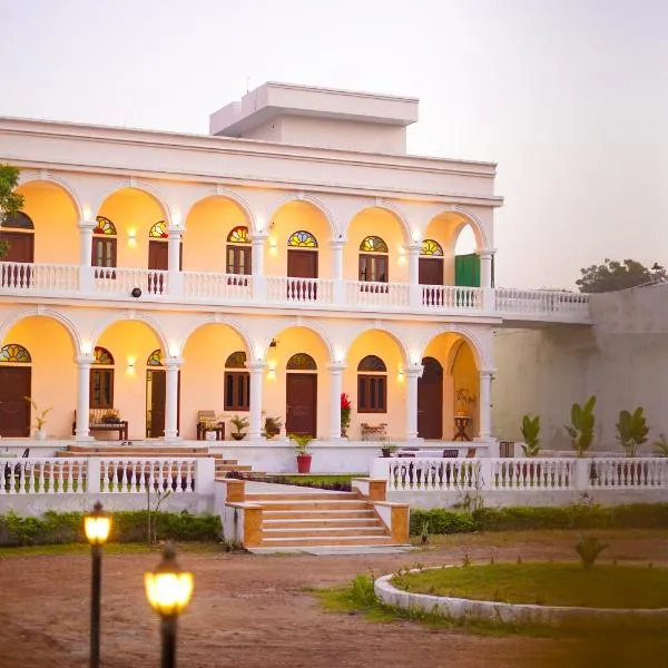 Shivrati Vilas, Himmat bagh, ξενοδοχείο στο Ουνταϊπούρ