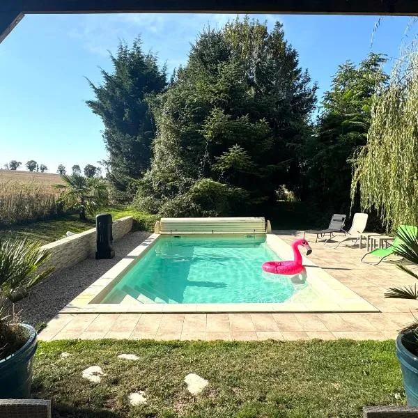 La Maison Labonnechose - Piscine chauffée - Calme - Jeux, hotel v destinaci Notre-Dame-de-Fresnay