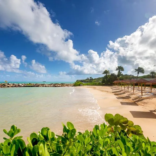 Ocean Point Beach Resort & Spa Adults Only、セントジョンズのホテル