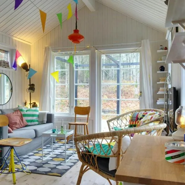 Cottage Near Forest Beach On Väddö, hotel di Hallstavik