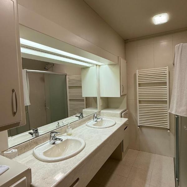 Mansão 700 metros do centro, com 7 suítes - Foto 3