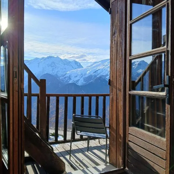 Demeure Sauvage - Étage 1, hotel i Villard-Reculas