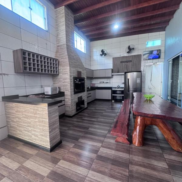 Casa espaçosa e confortável para família ou grupo - Foto 4
