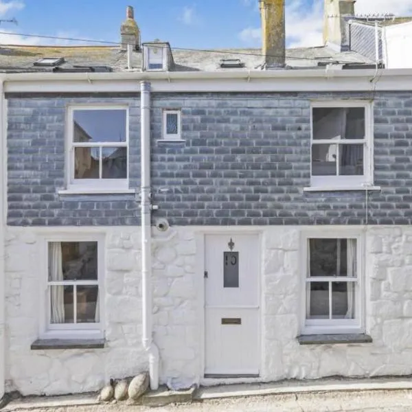 SEA-AH-NA SIDE COTTAGE - Steps from the Beach Grade II Listed Refurbished Romantic Getaway, viešbutis Sent Avise