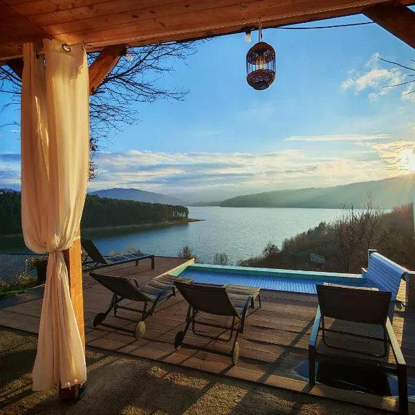Moon Lake Bicaz - Casa Oia, Hotel in Buhalniţa