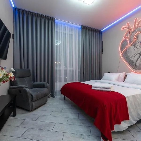 Nikira apartment 88 Smart plaza Obolon Metro Minsk, Hotel in Kiew