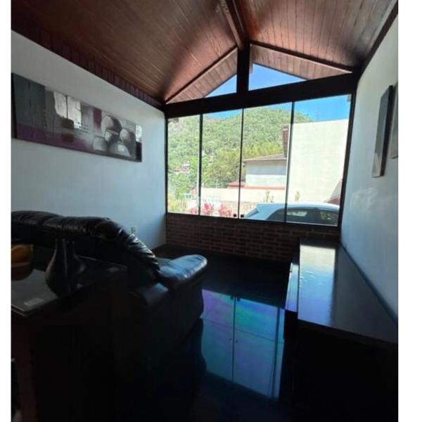 Casa com piscina perto da praias
